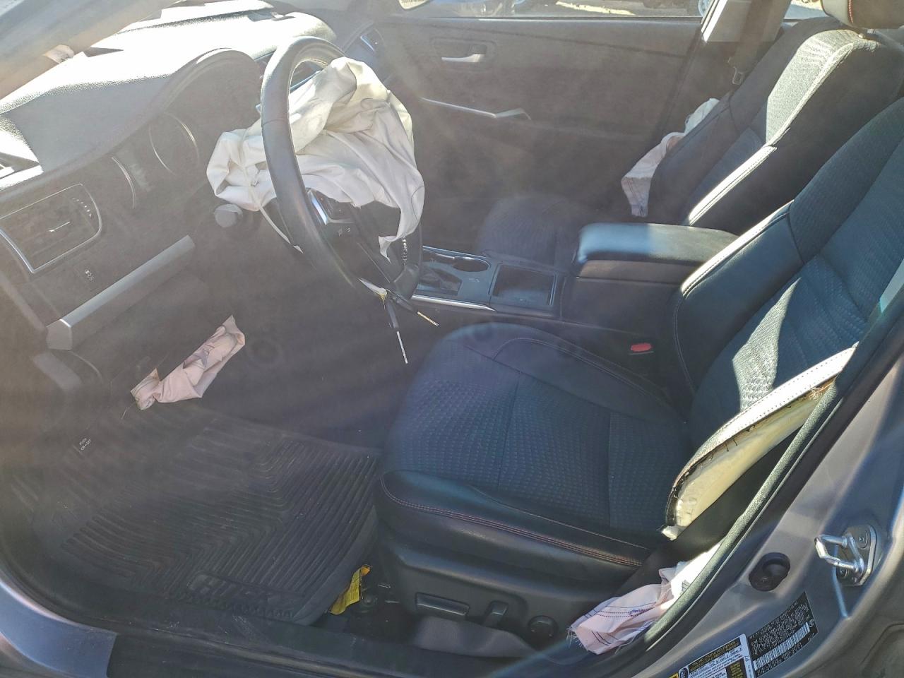 2015 TOYOTA CAMRY SE photo 7