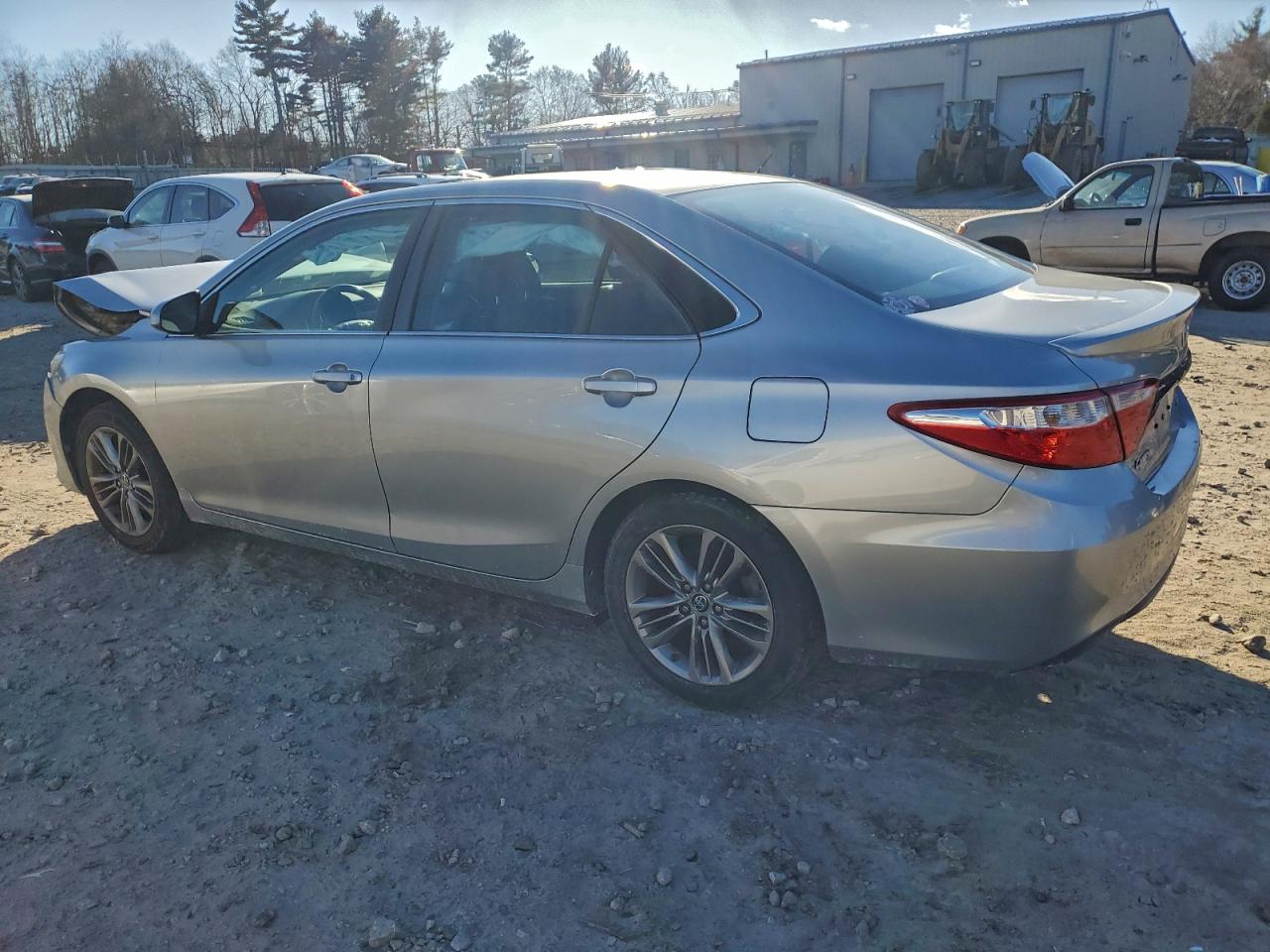 2015 TOYOTA CAMRY SE photo 2