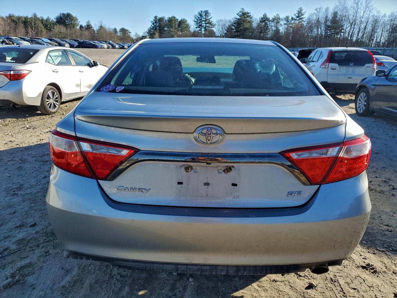2015 TOYOTA CAMRY SE photo 6