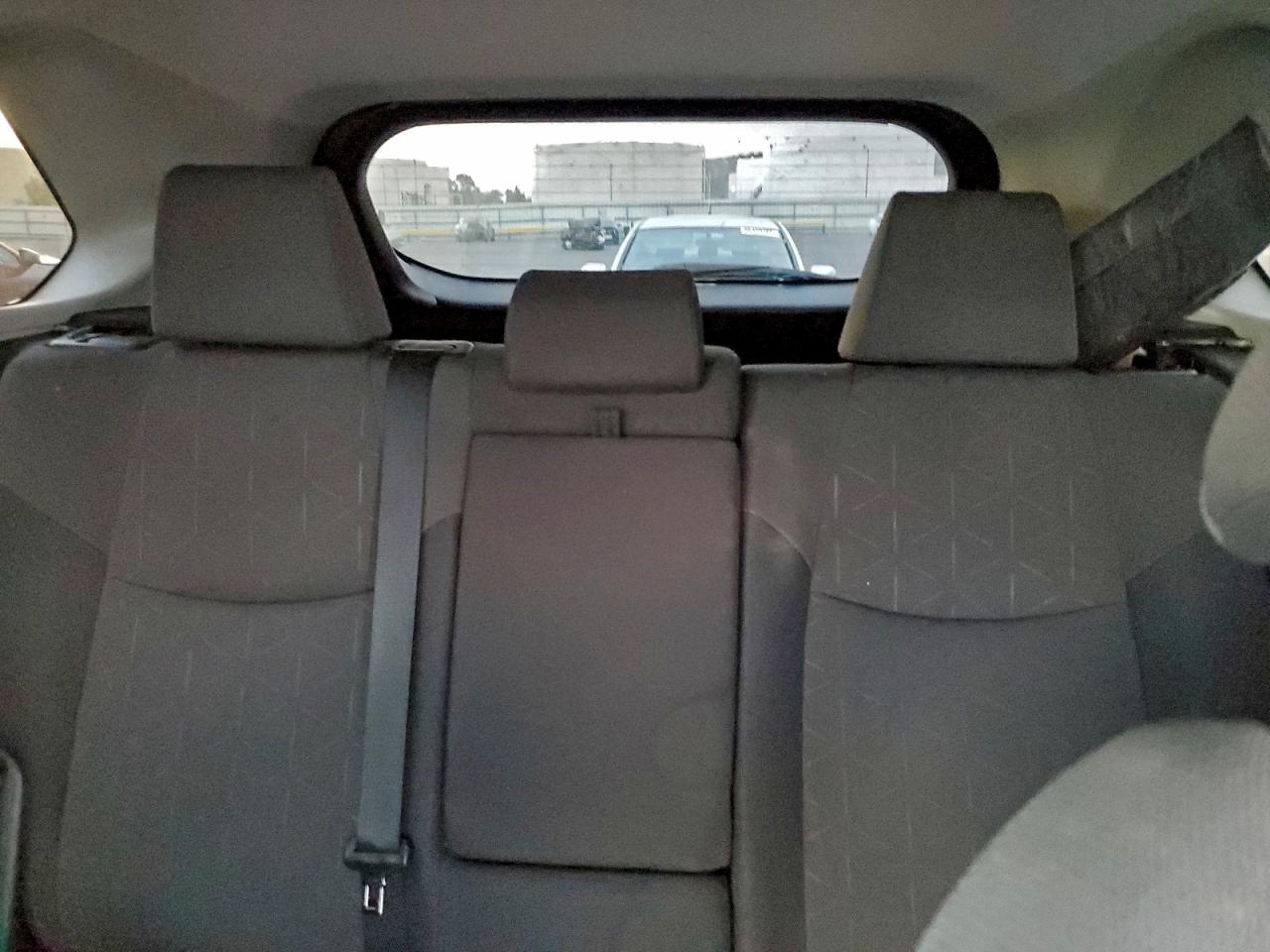 2019 TOYOTA RAV4 XLE photo 10