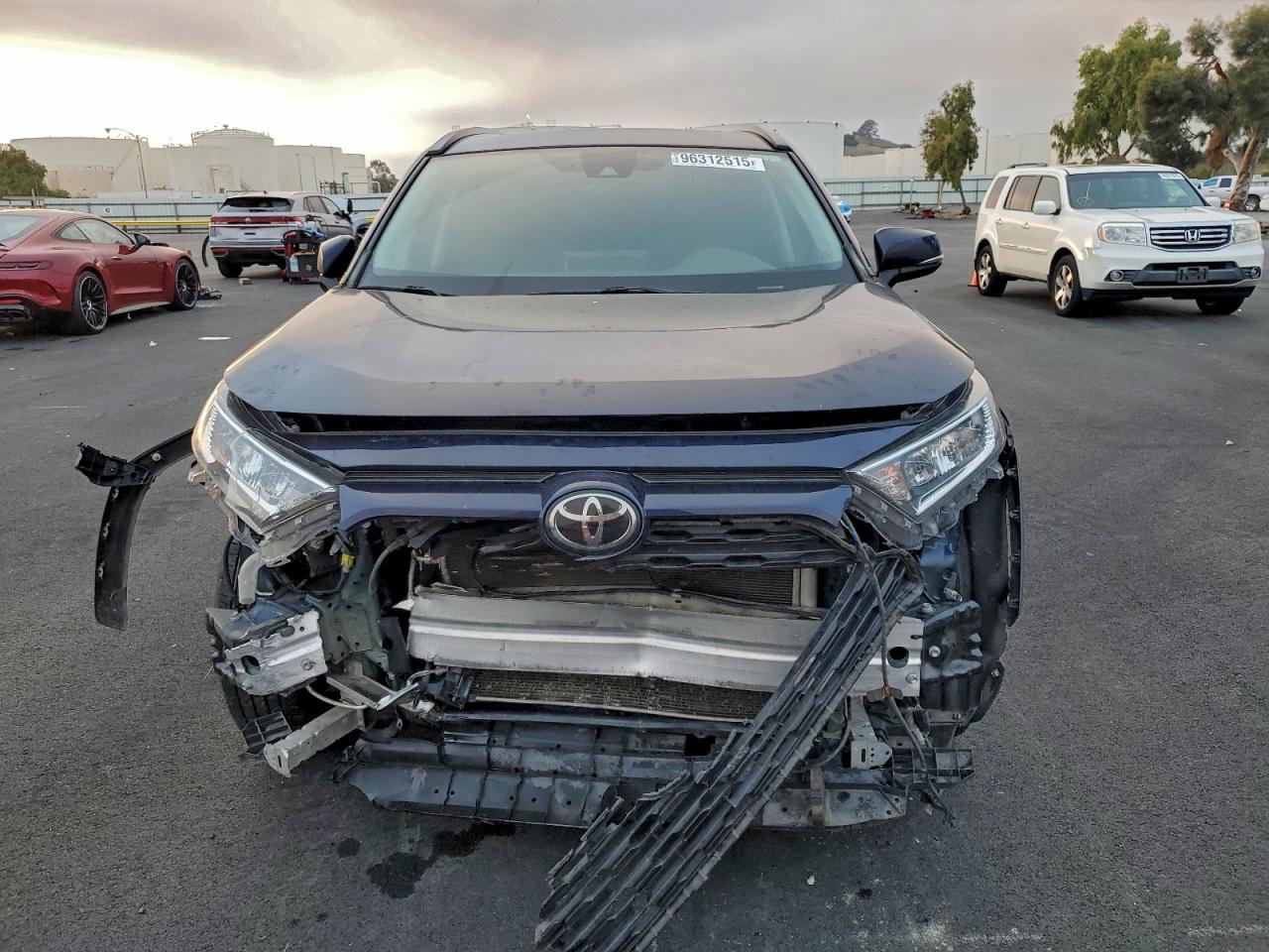 2019 TOYOTA RAV4 XLE photo 5