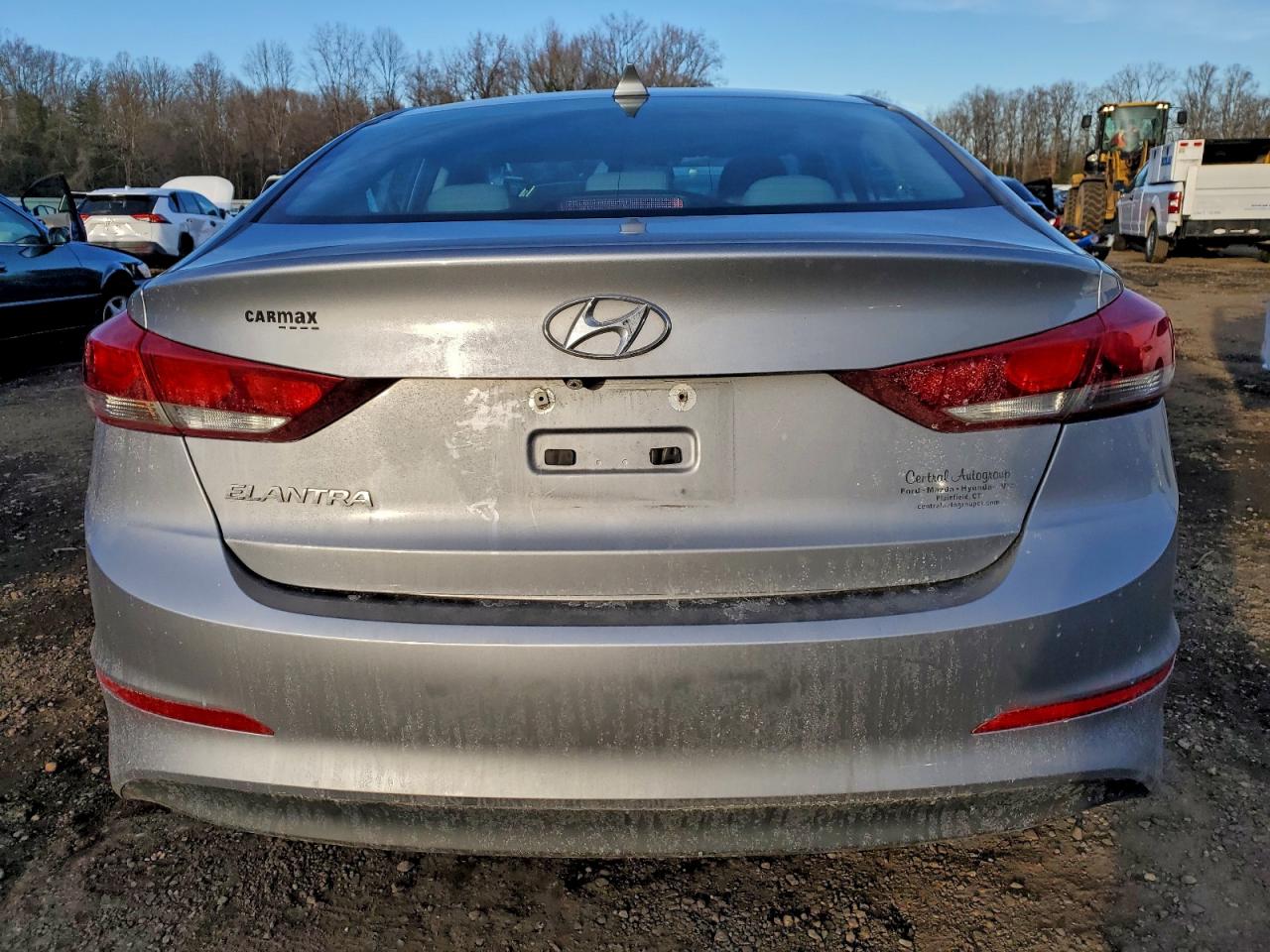 2017 HYUNDAI ELANTRA SE photo 6