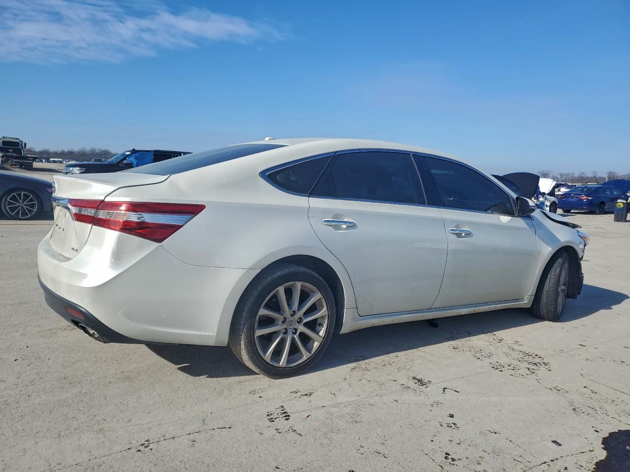 2013 TOYOTA AVALON BASE photo 3