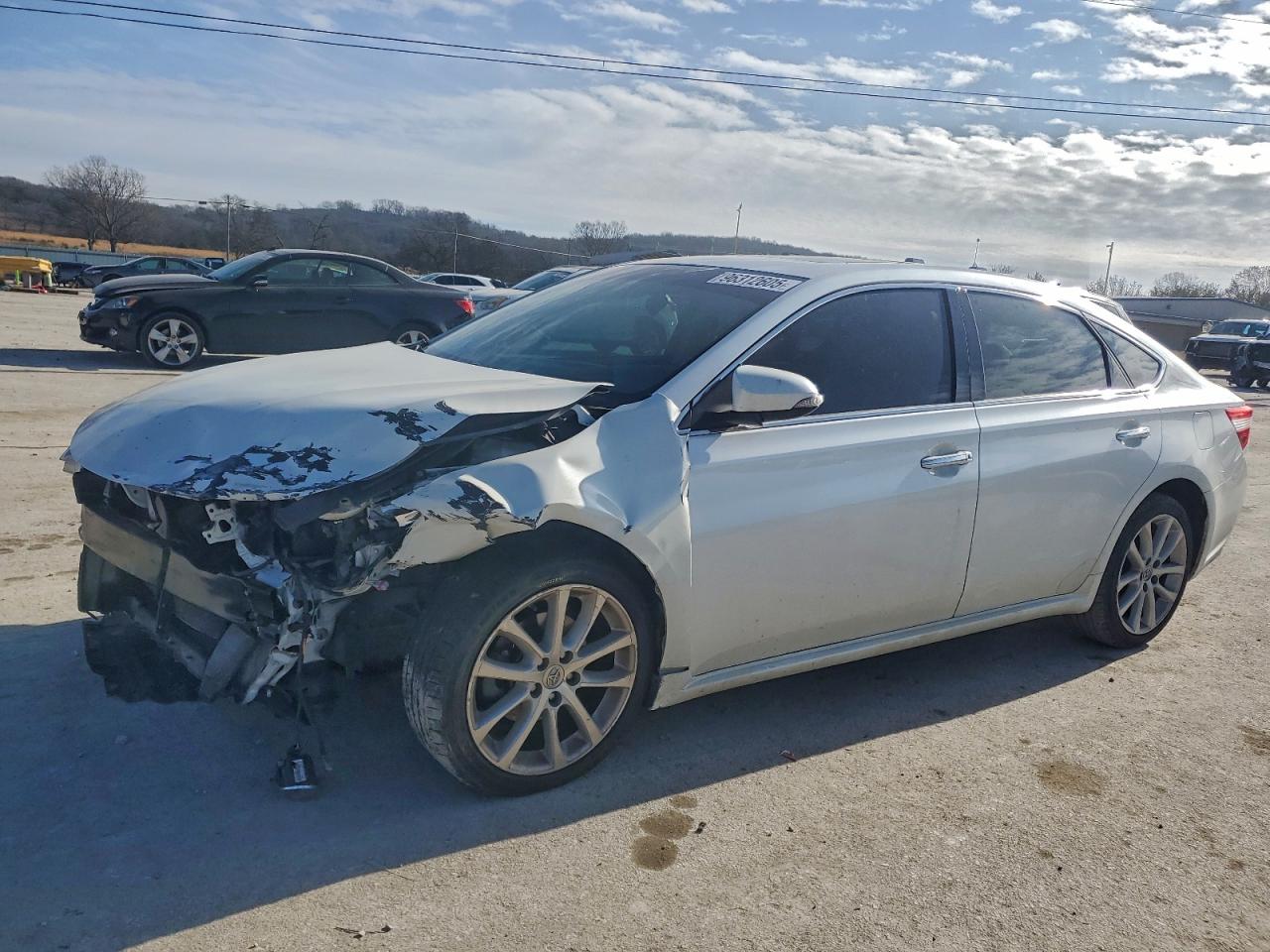 2013 TOYOTA AVALON