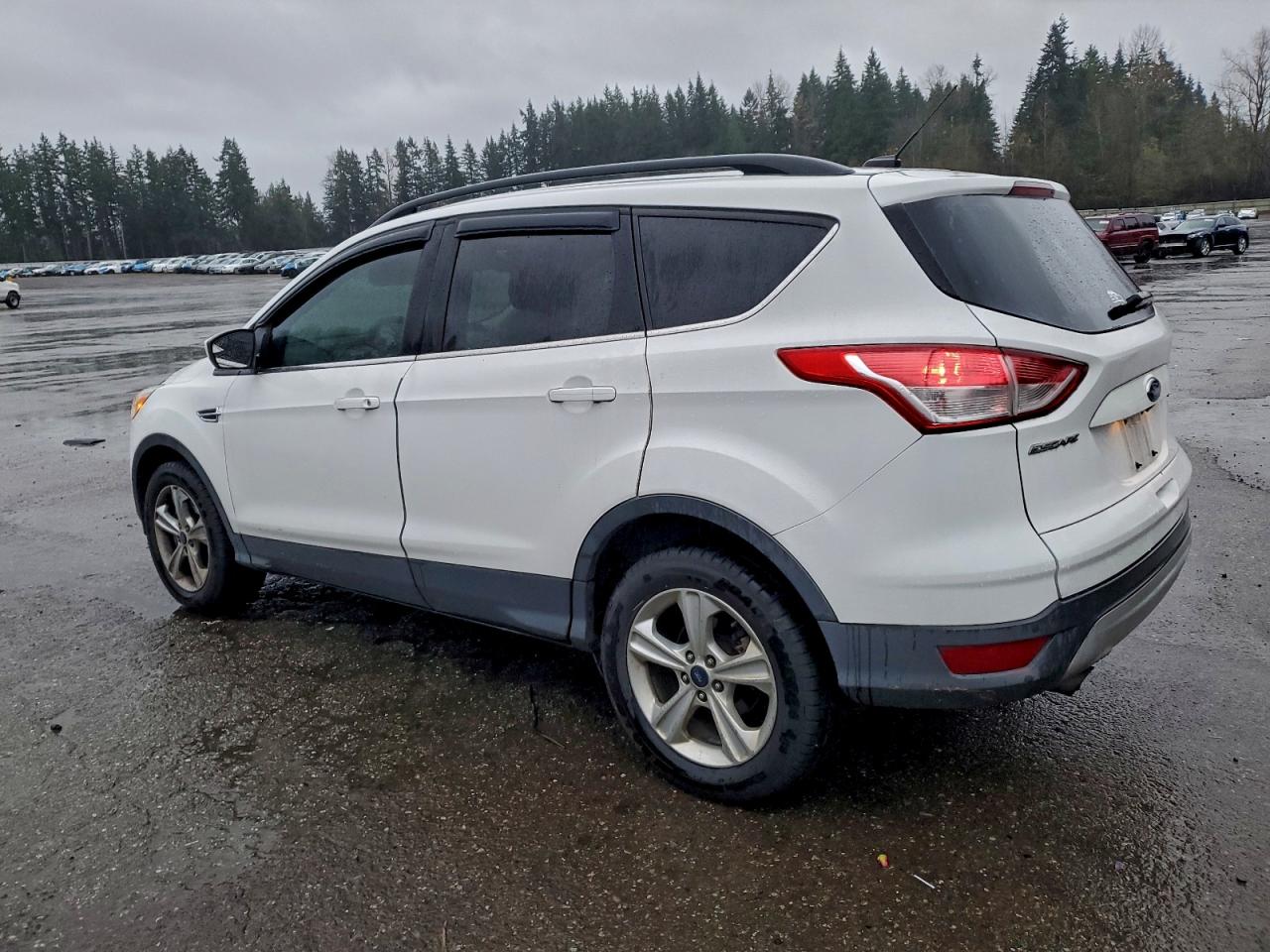 2015 FORD ESCAPE SE photo 2