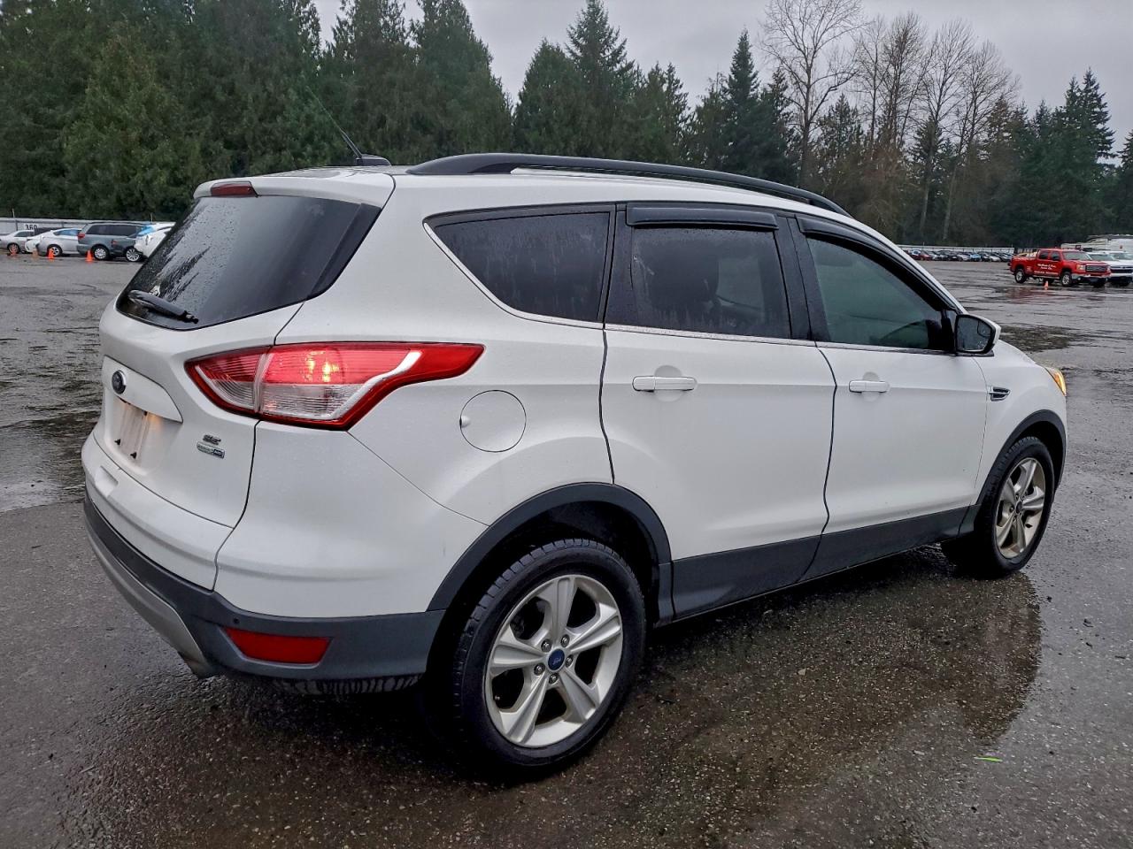 2015 FORD ESCAPE SE photo 3