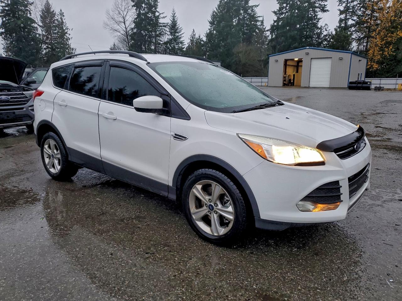 2015 FORD ESCAPE SE photo 4