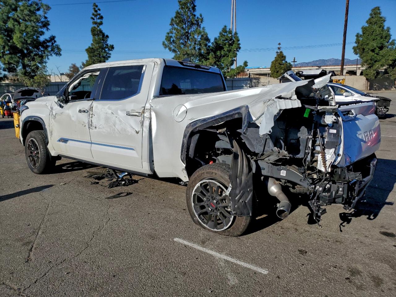 2024 TOYOTA TUNDRA CREWMAX PLATINUM photo 2