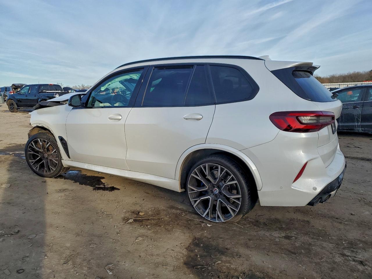 2022 BMW X5 M photo 2