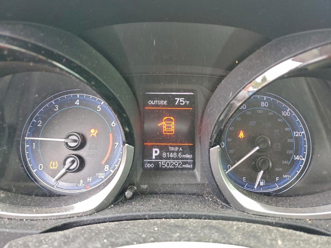 2014 TOYOTA COROLLA L photo 9