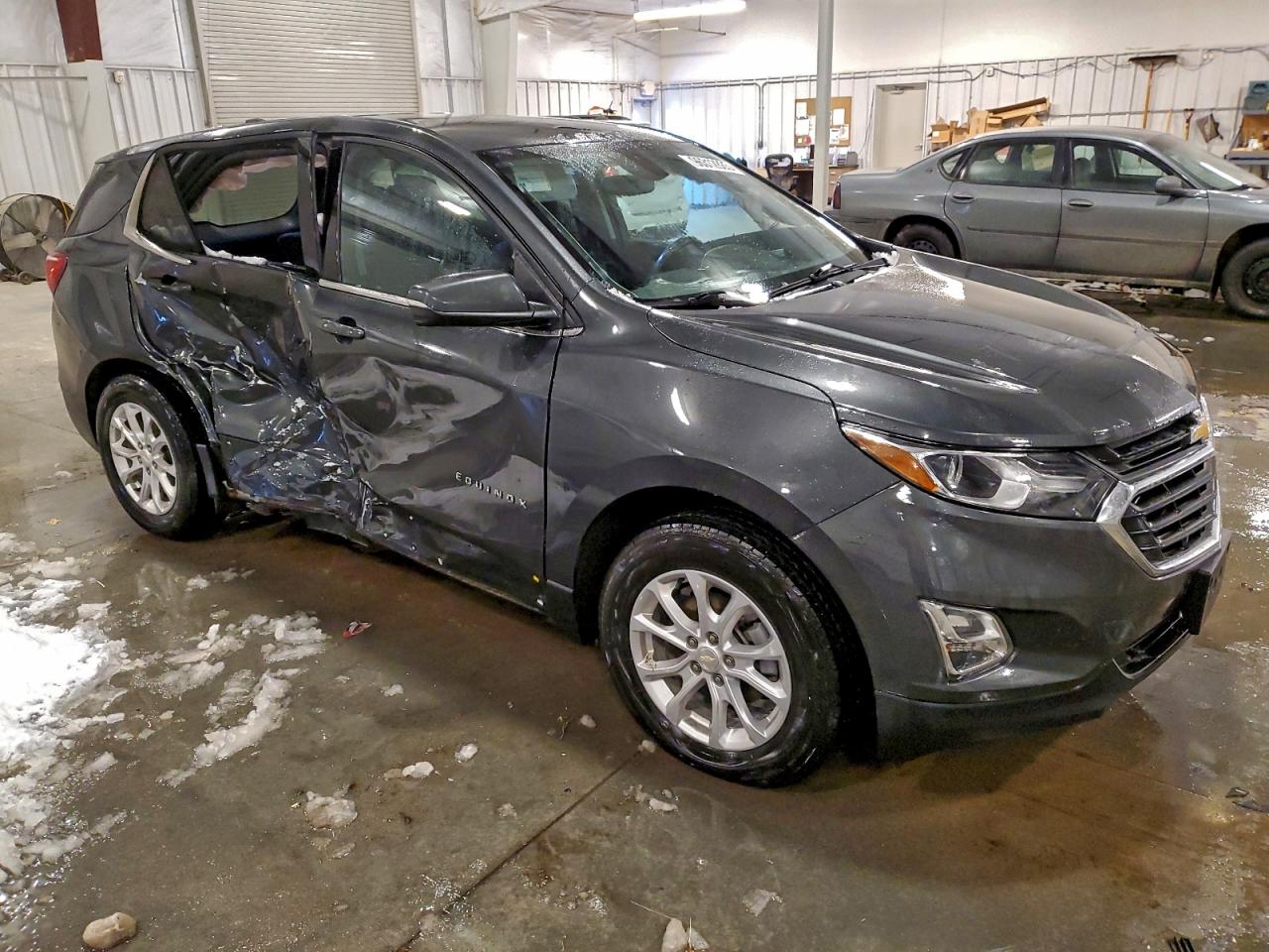 2019 CHEVROLET EQUINOX LT photo 4