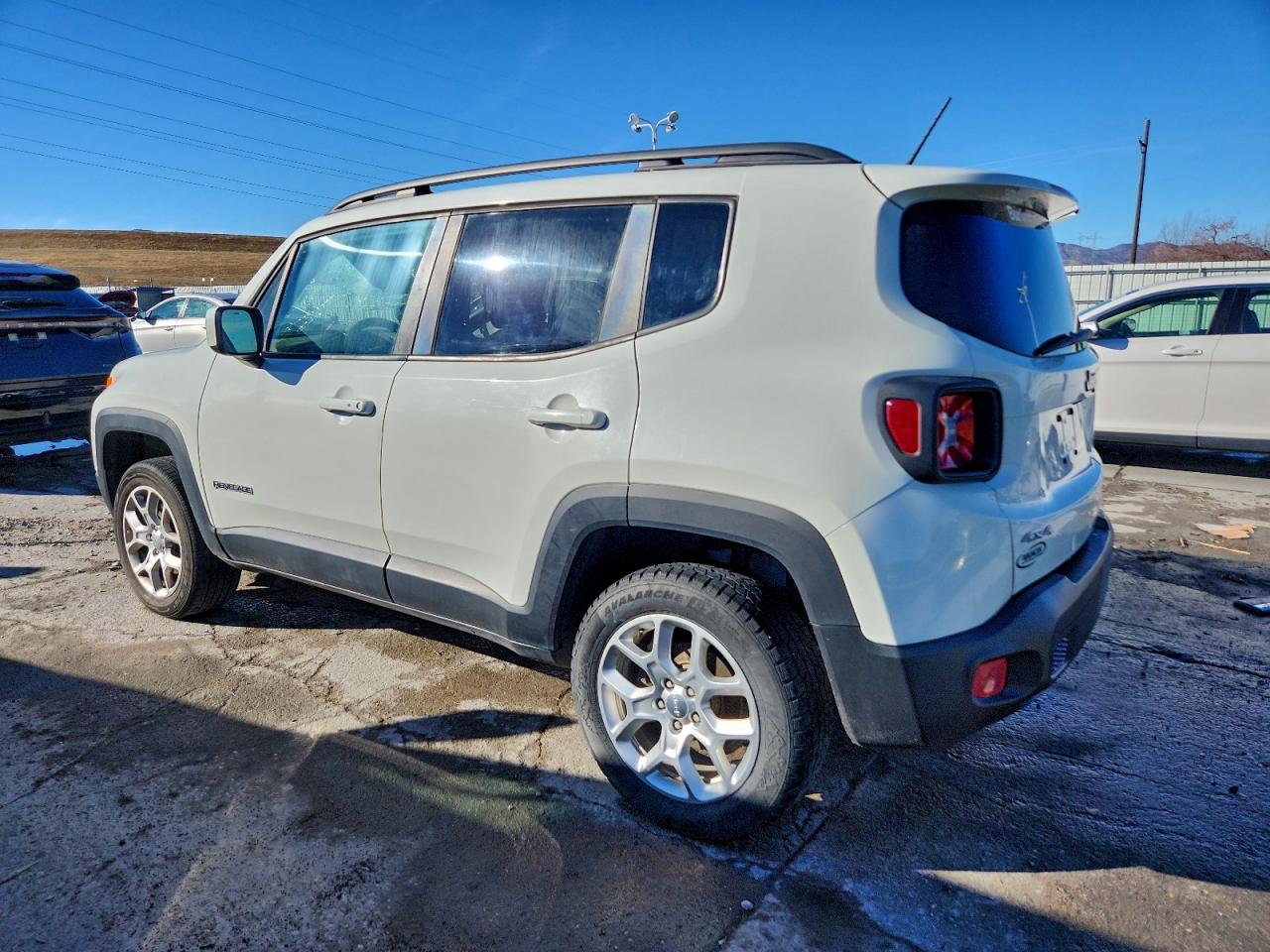 2017 JEEP RENEGADE LATITUDE photo 3
