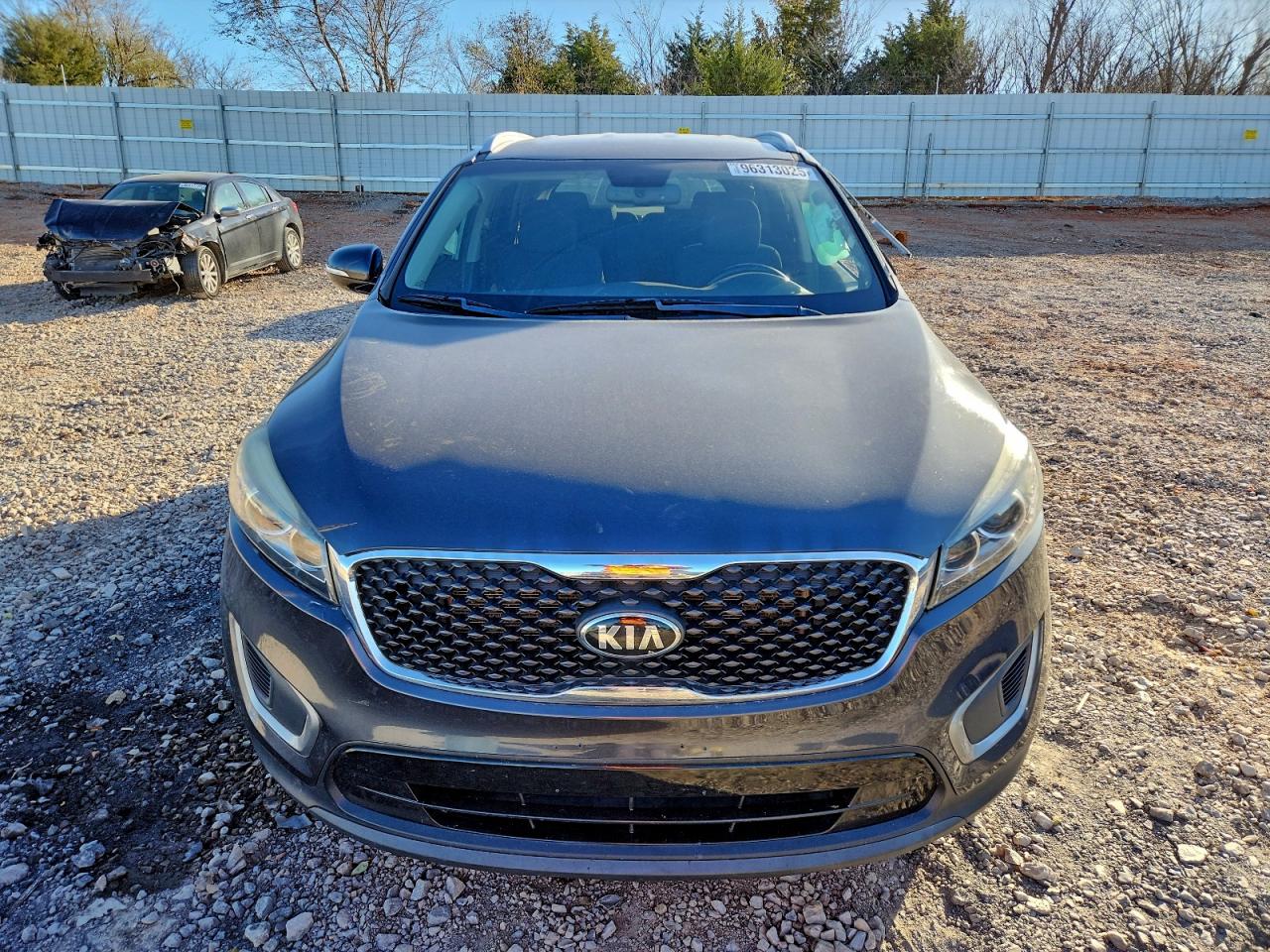 2017 KIA SORENTO LX photo 5