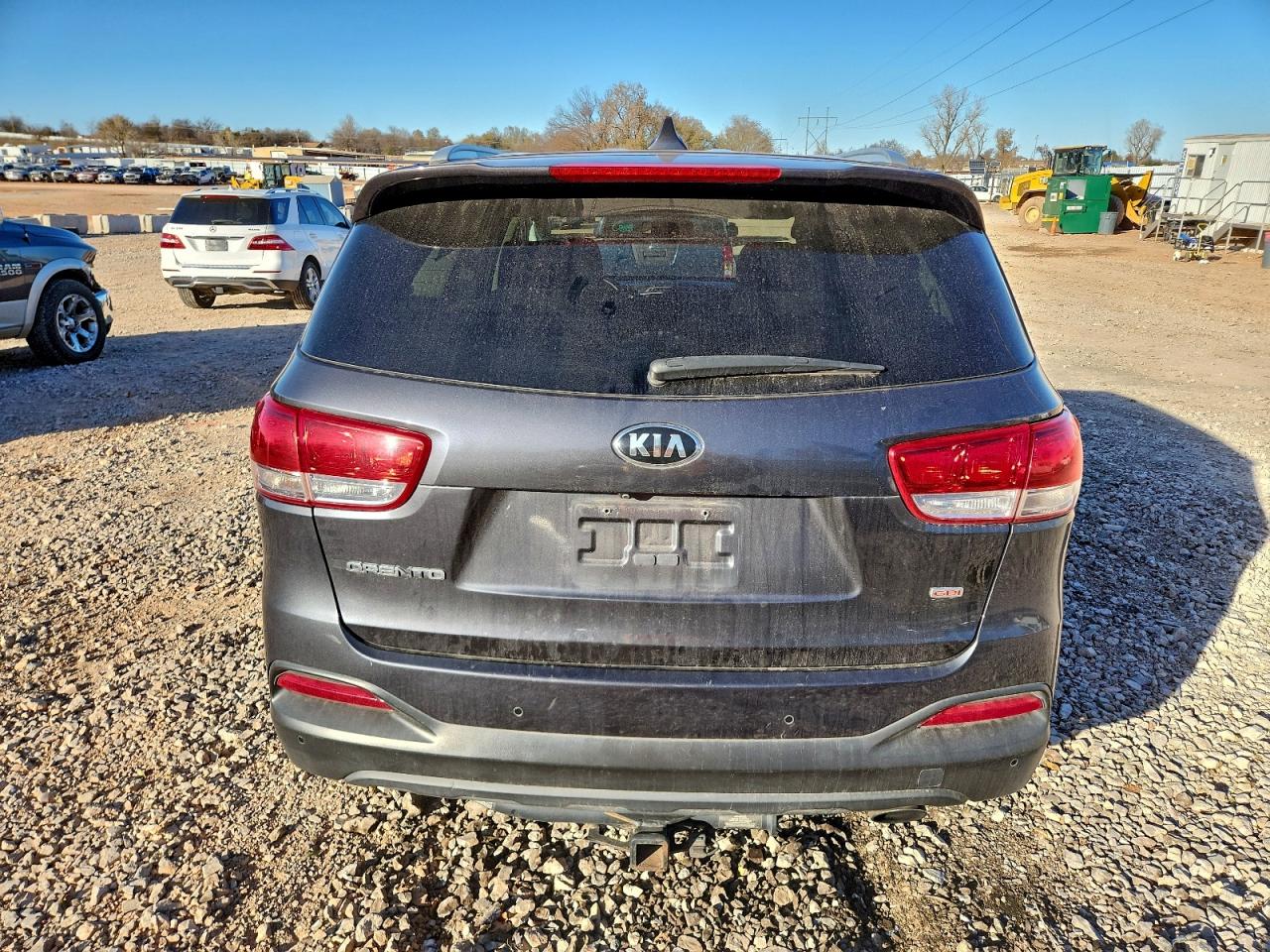 2017 KIA SORENTO LX photo 6