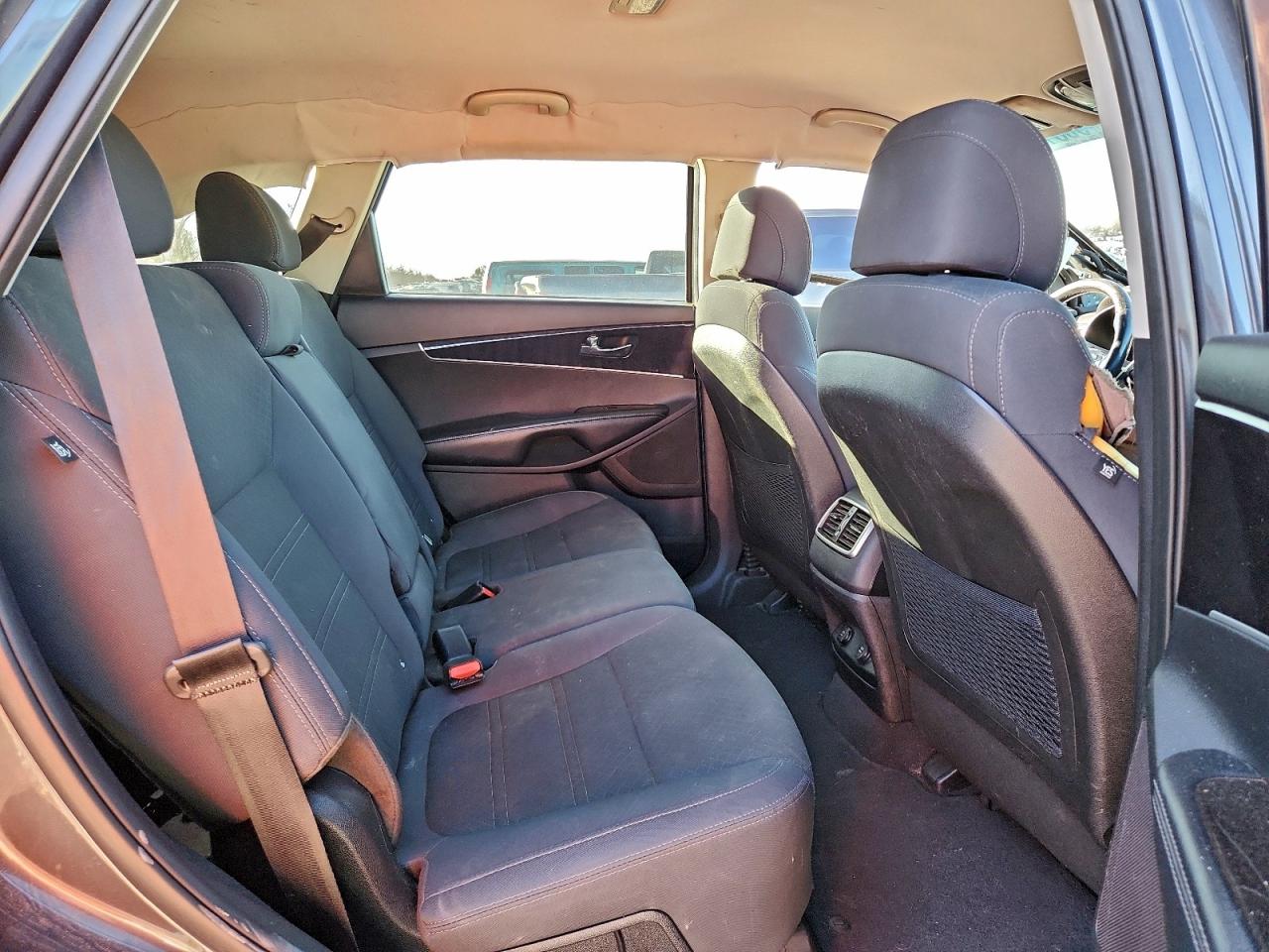 2017 KIA SORENTO LX photo 11