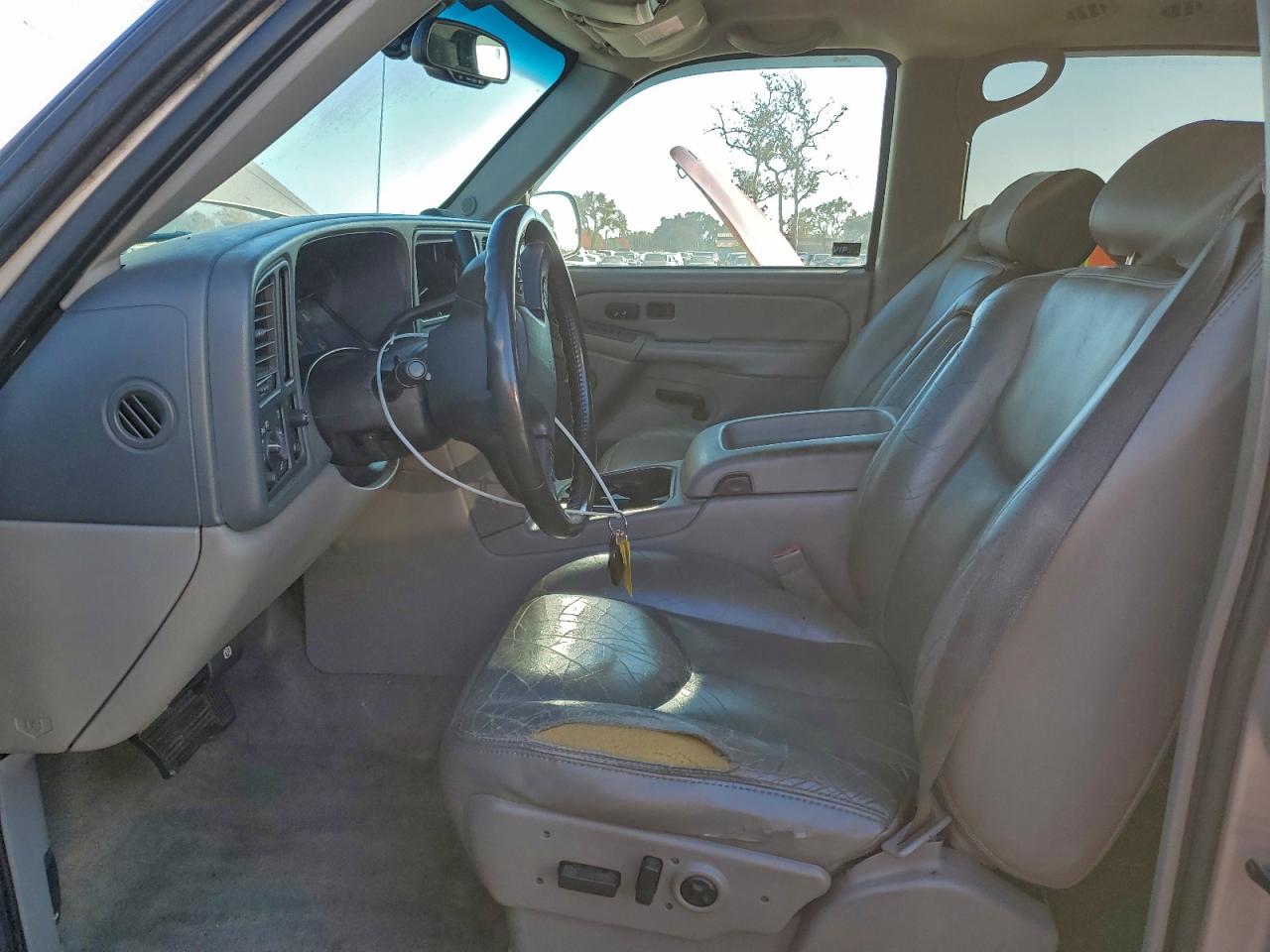 2004 CHEVROLET SUBURBAN C1500 photo 7