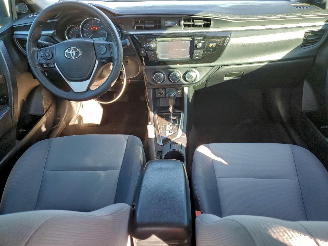 2016 TOYOTA COROLLA L photo 8