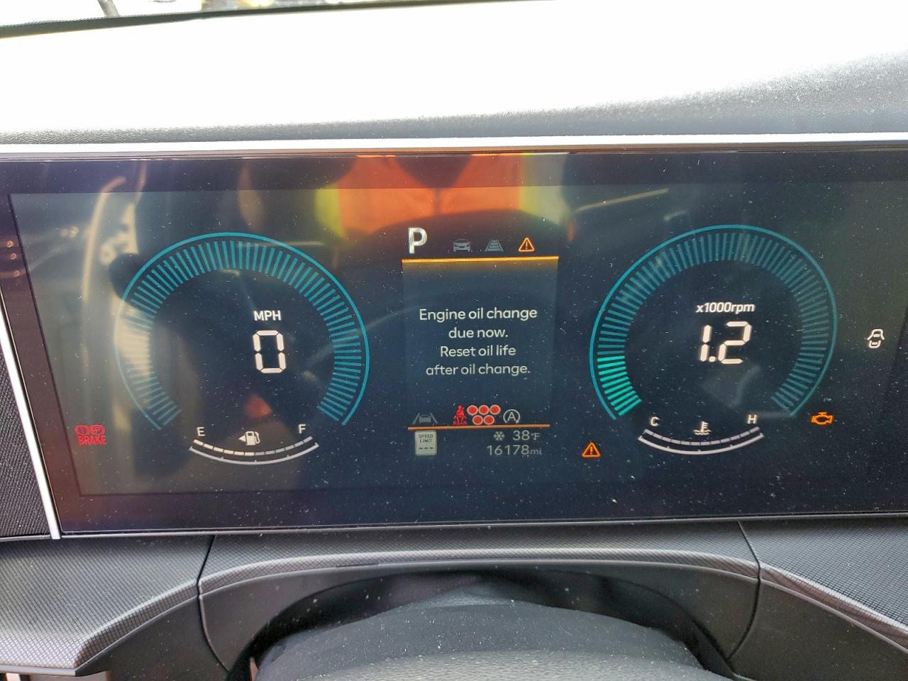 2024 HYUNDAI SANTA FE SE photo 9