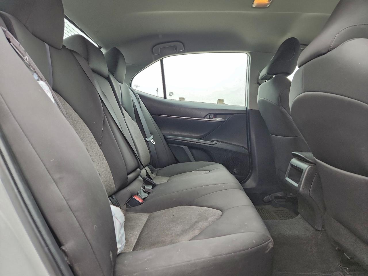 2022 TOYOTA CAMRY LE photo 10