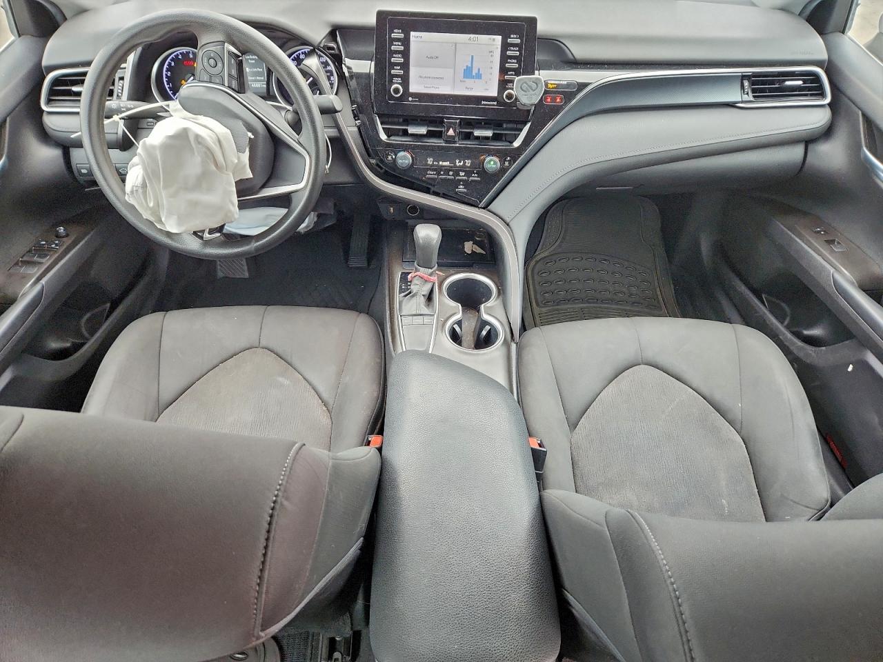 2022 TOYOTA CAMRY LE photo 8