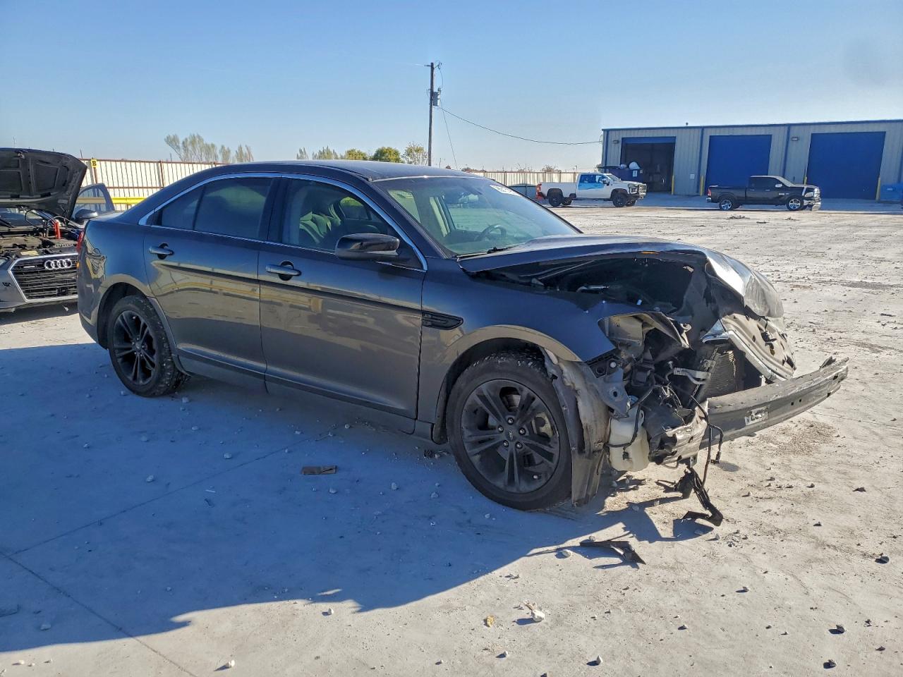 2015 FORD TAURUS SE photo 4