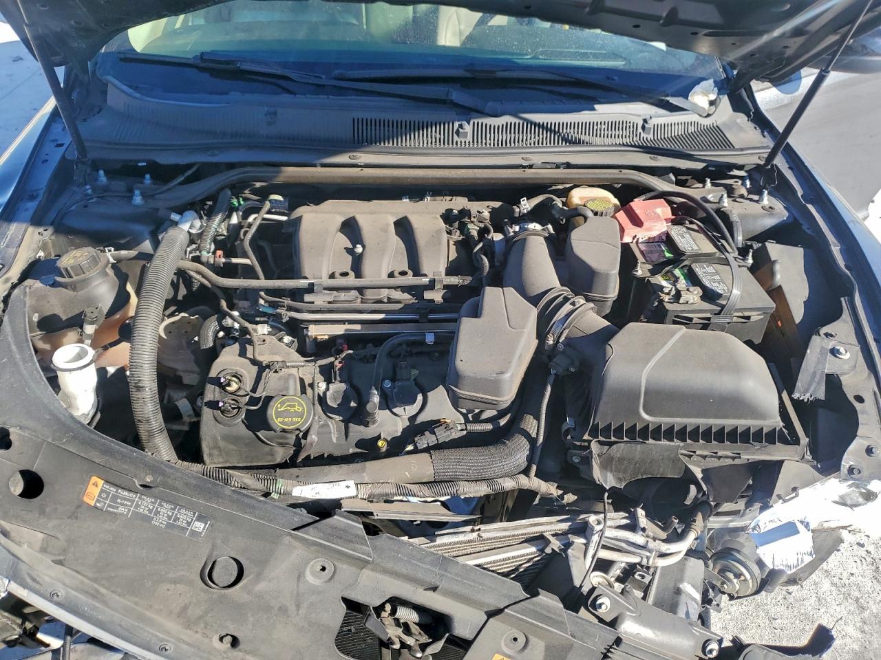 2015 FORD TAURUS SE photo 11