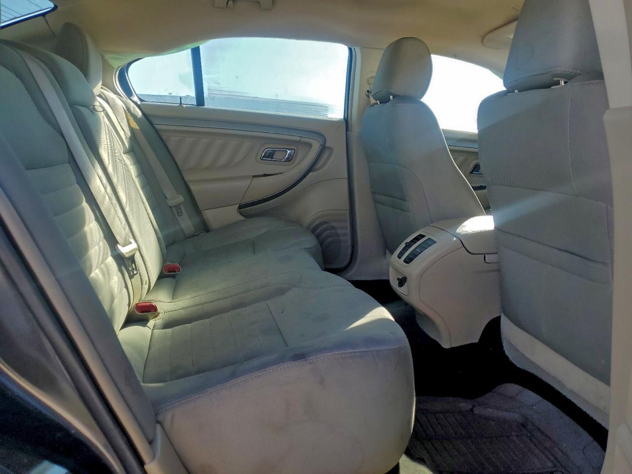 2015 FORD TAURUS SE photo 10