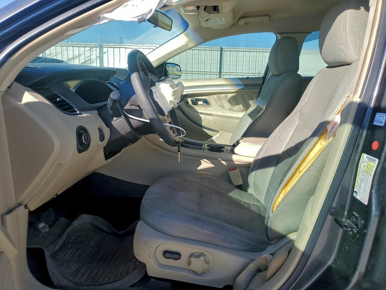 2015 FORD TAURUS SE photo 7