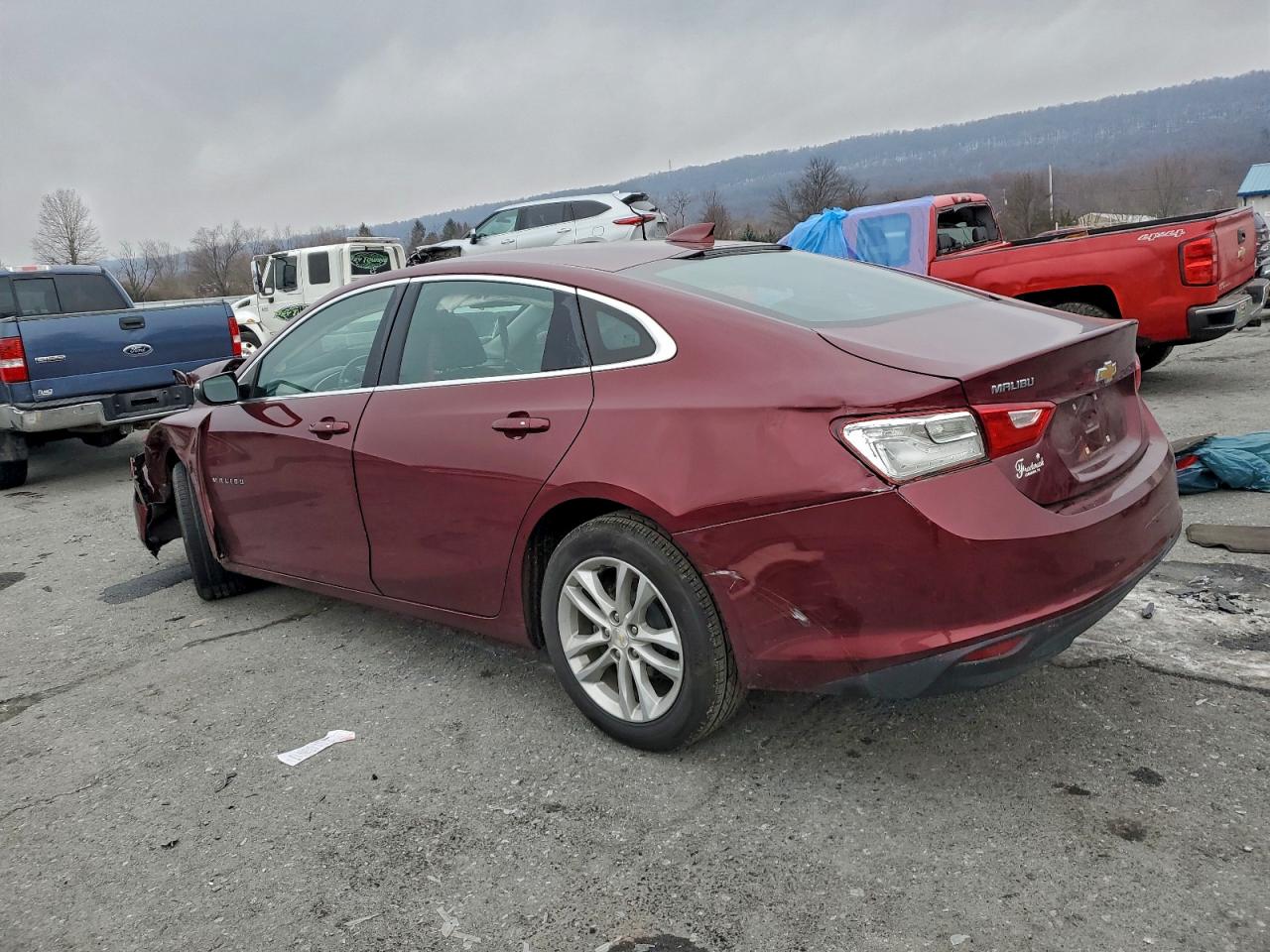 2016 CHEVROLET MALIBU LT photo 2