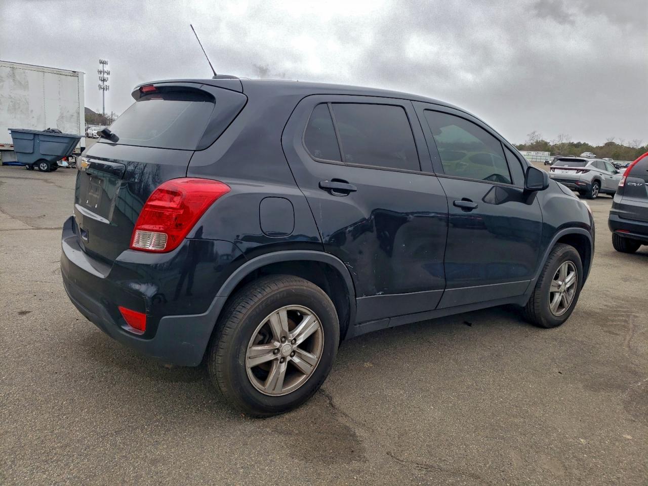 2019 CHEVROLET TRAX LS photo 3