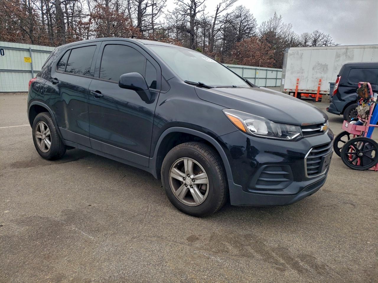 2019 CHEVROLET TRAX LS photo 4