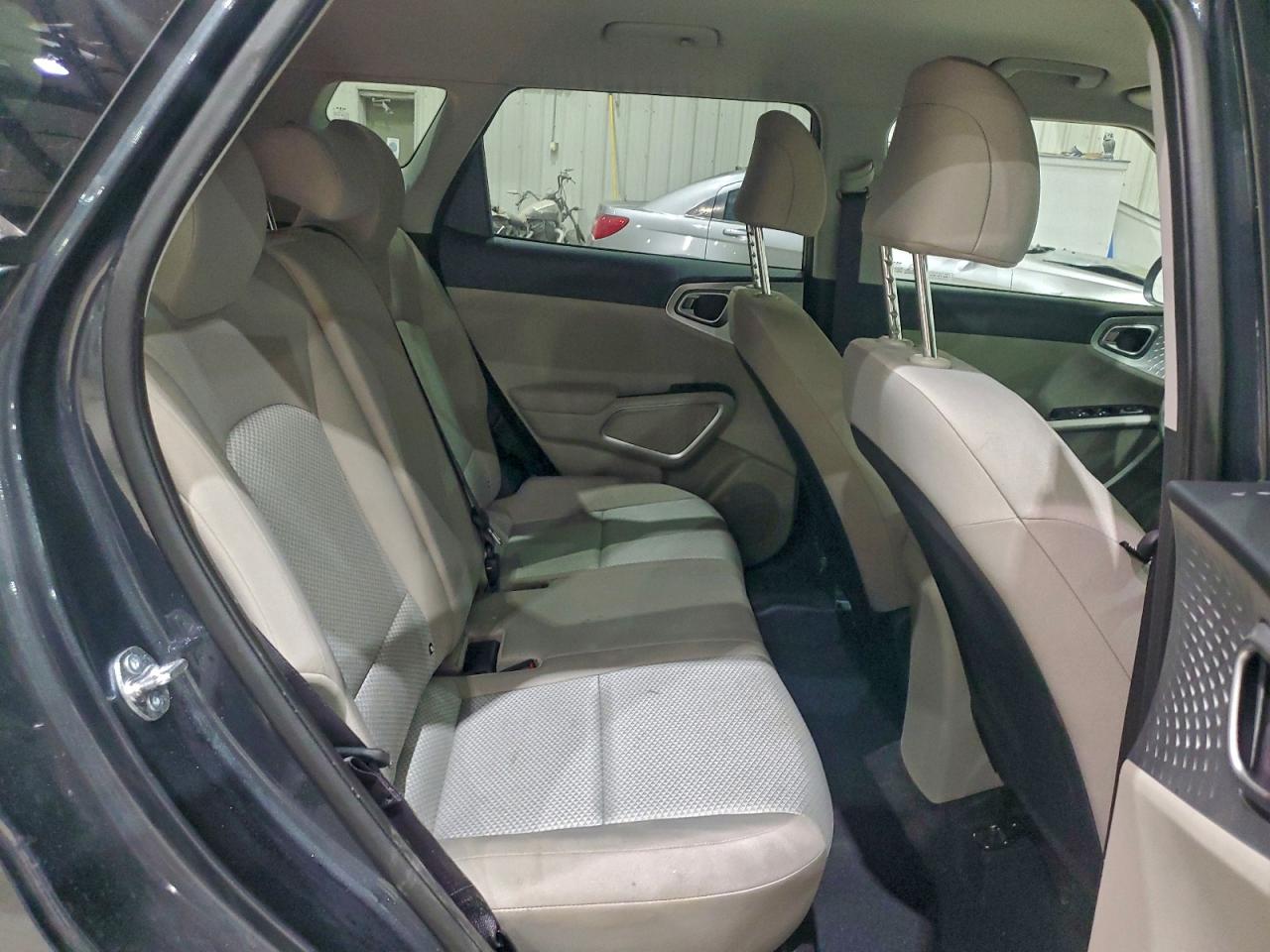 2025 KIA SOUL LX photo 11