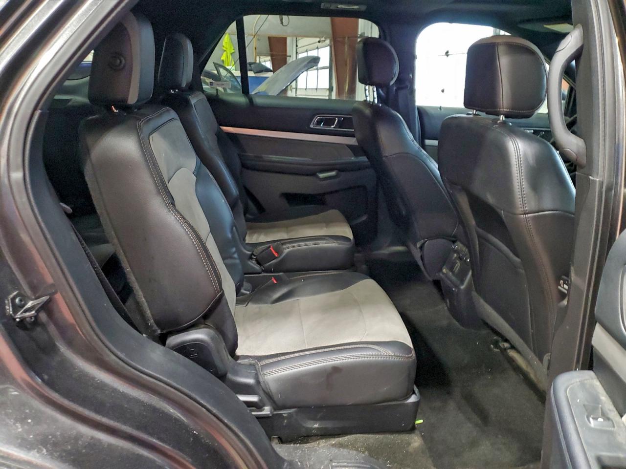 2017 FORD EXPLORER XLT photo 11