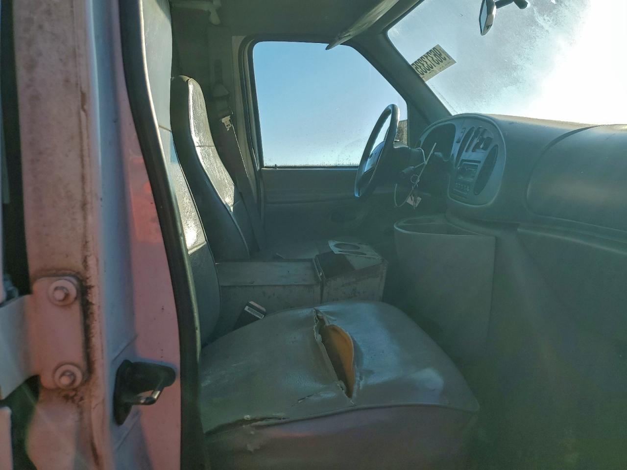 1999 FORD ECONOLINE E250 VAN photo 19