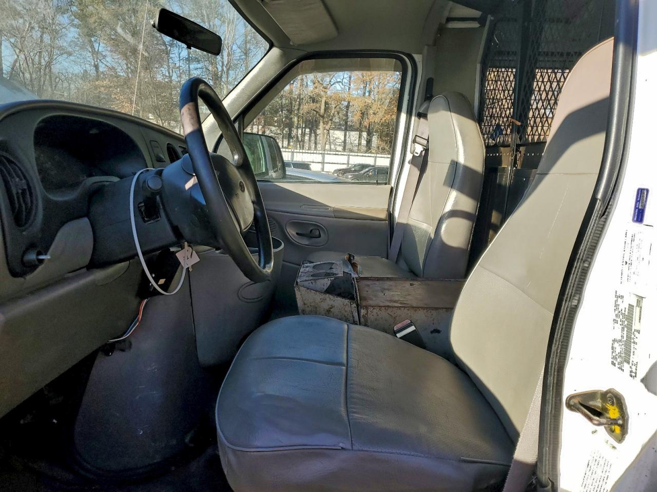 1999 FORD ECONOLINE E250 VAN photo 13