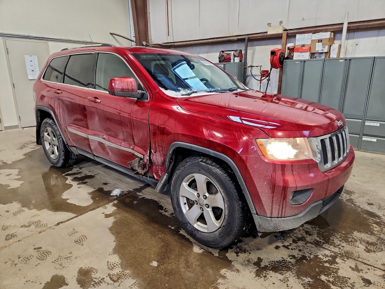2011 JEEP GRAND CHEROKEE LAREDO photo 4