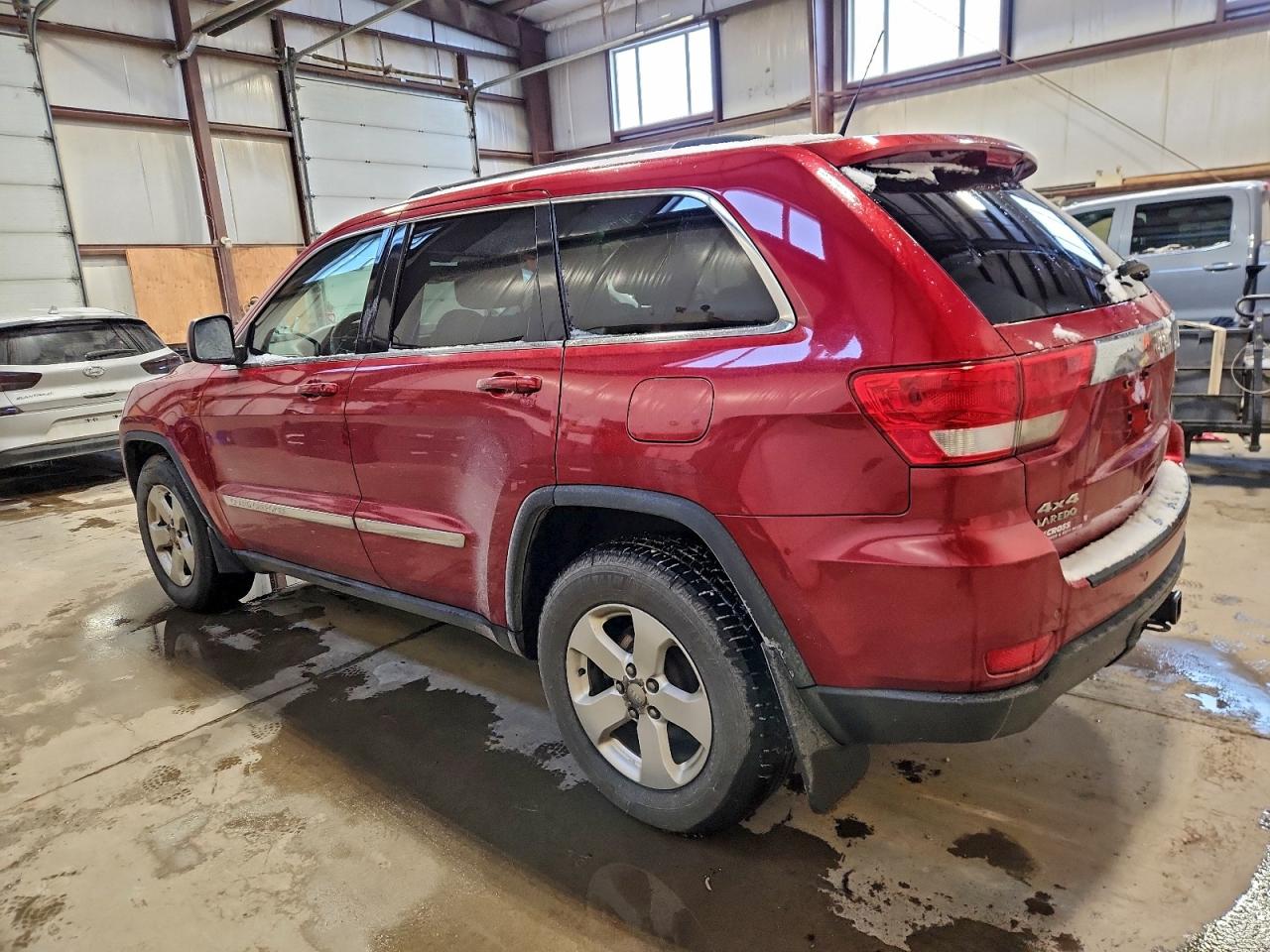 2011 JEEP GRAND CHEROKEE LAREDO photo 2