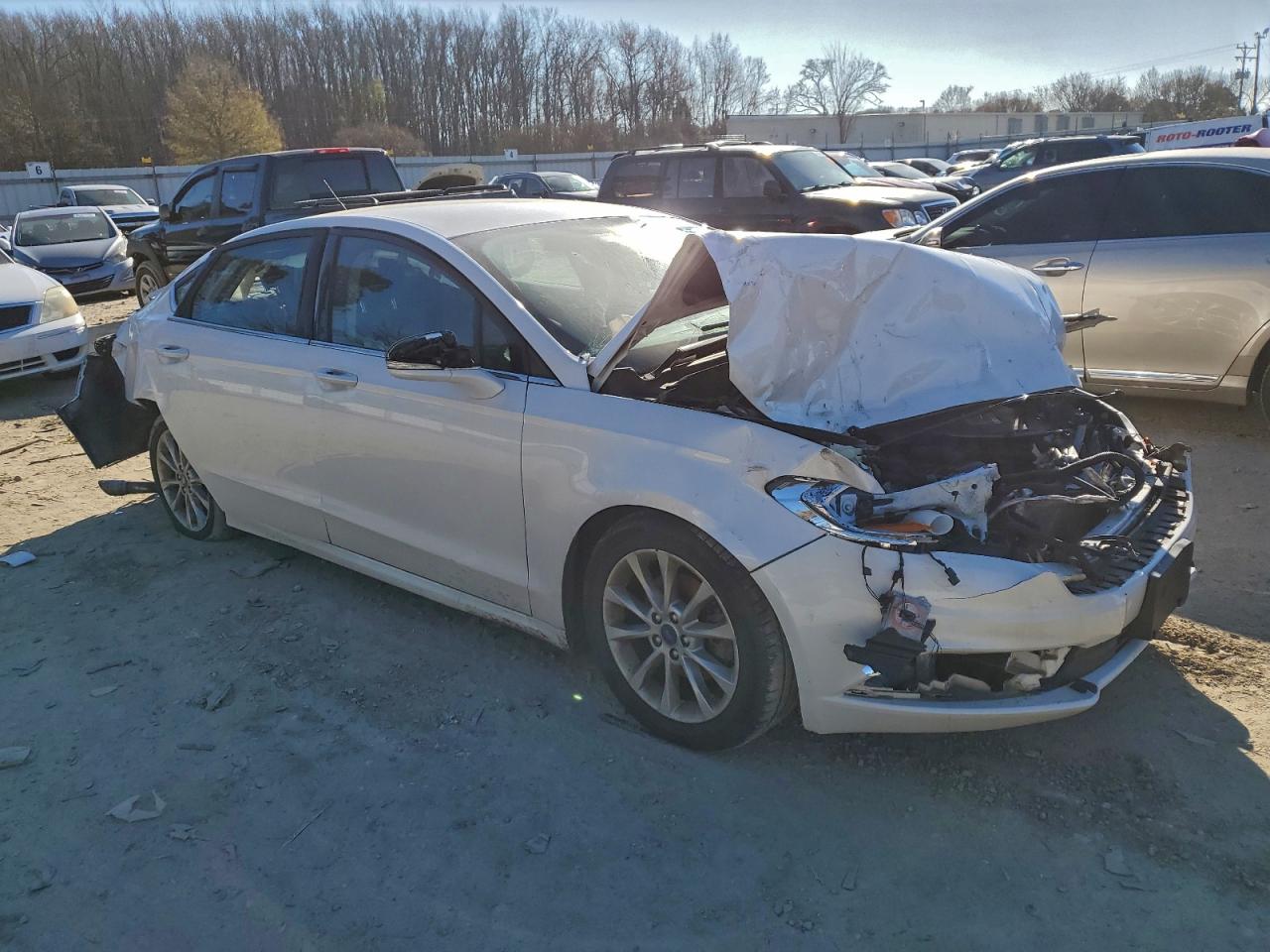 2017 FORD FUSION SE photo 4