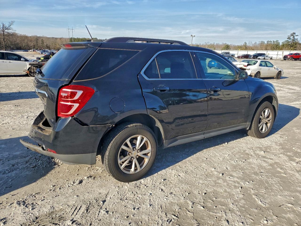 2017 CHEVROLET EQUINOX LT photo 3