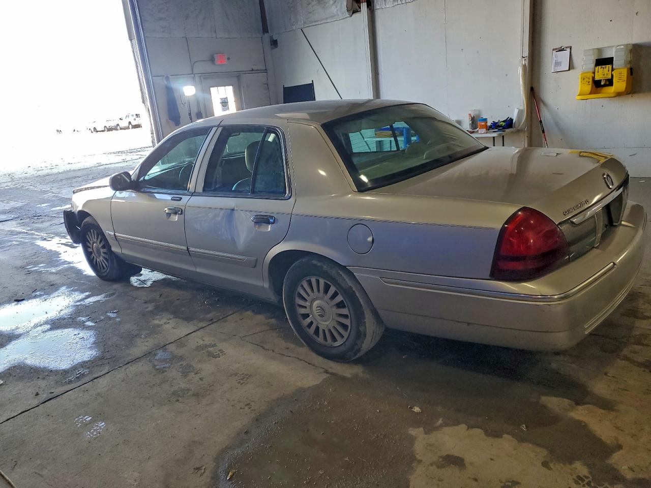 2007 MERCURY GRAND MARQUIS LS photo 2