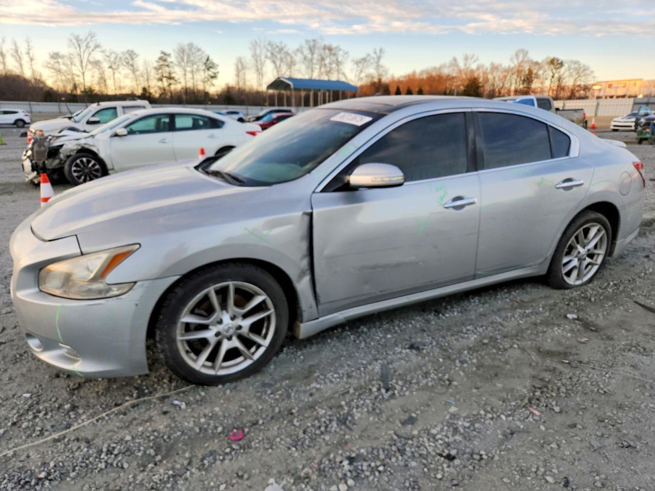 2011 NISSAN MAXIMA