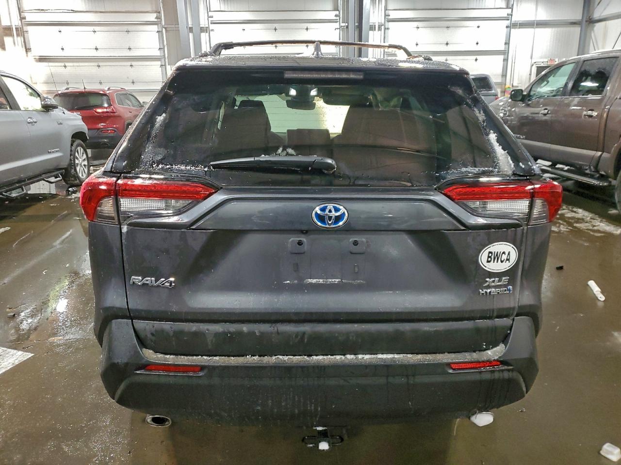 2024 TOYOTA RAV4 XLE photo 6