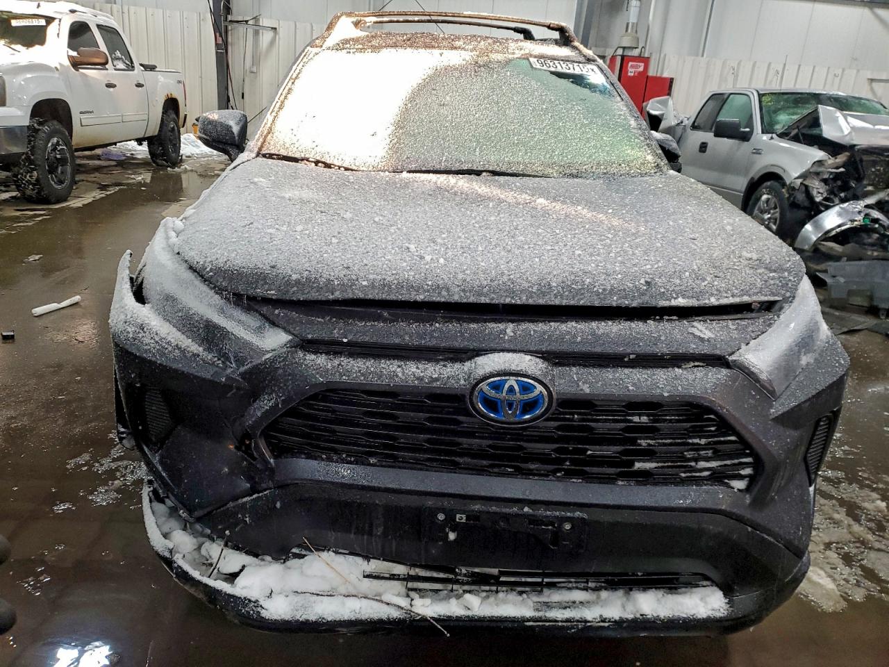 2024 TOYOTA RAV4 XLE photo 5