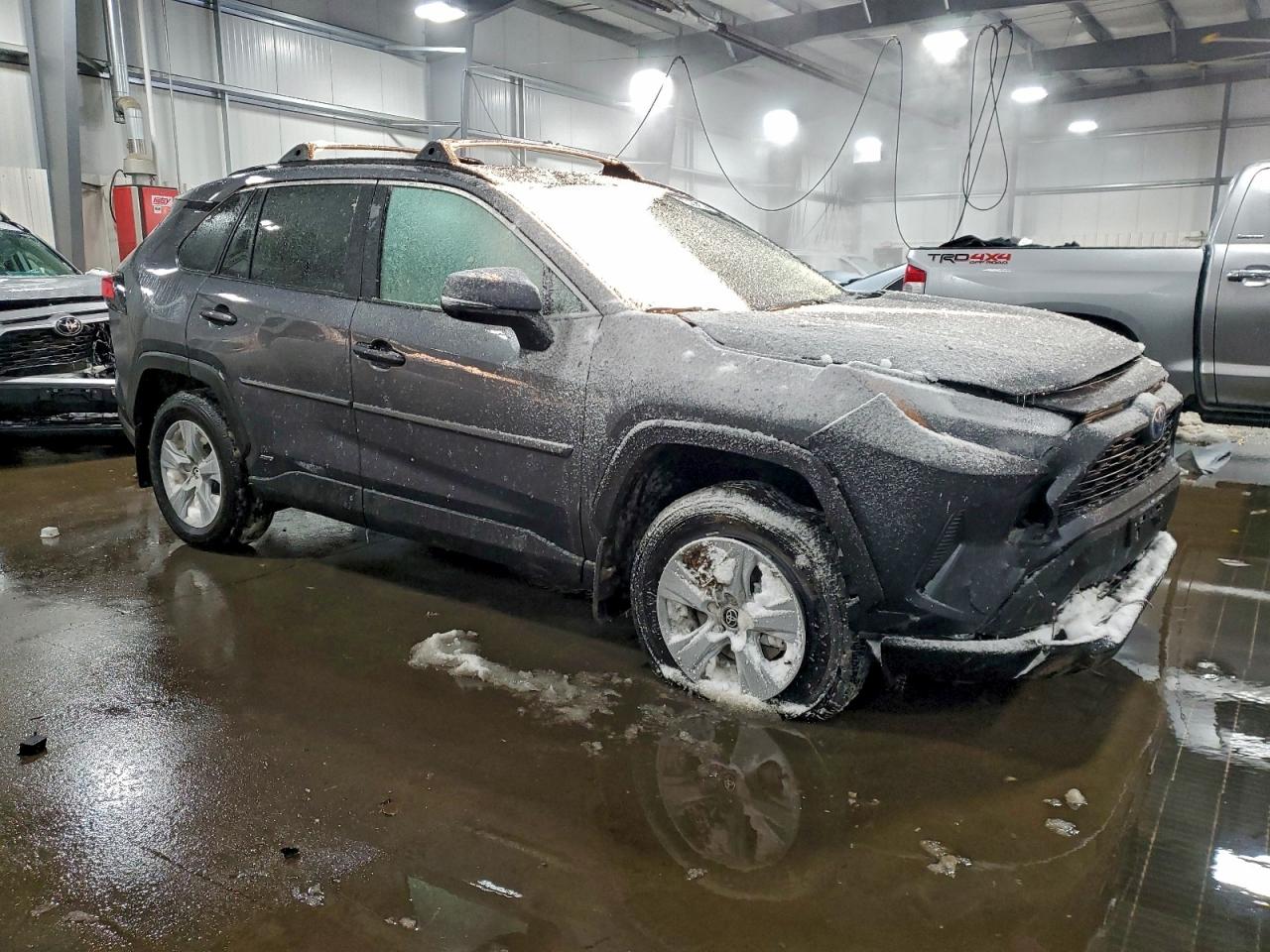 2024 TOYOTA RAV4 XLE photo 4