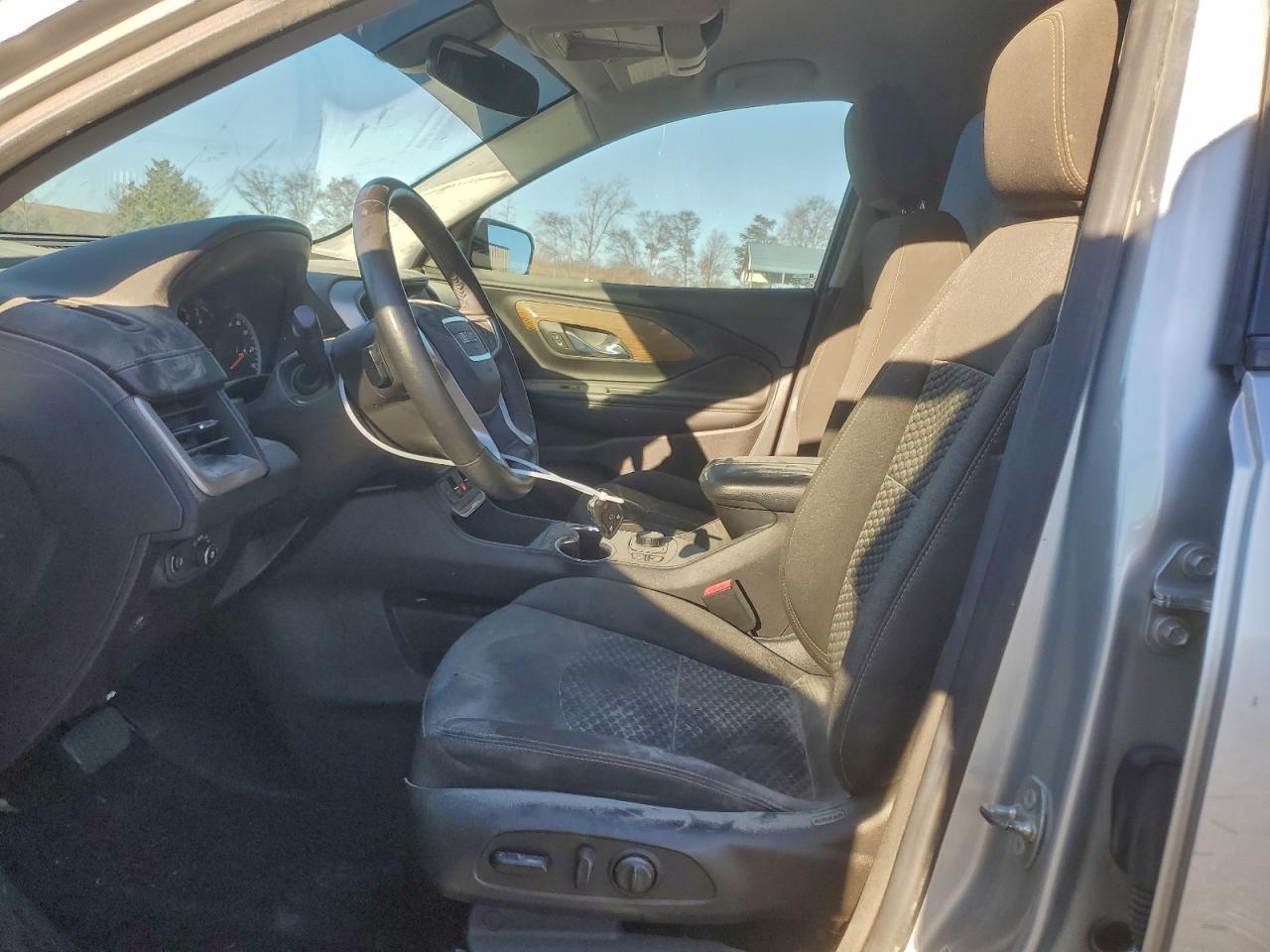 2018 GMC TERRAIN SLE photo 7