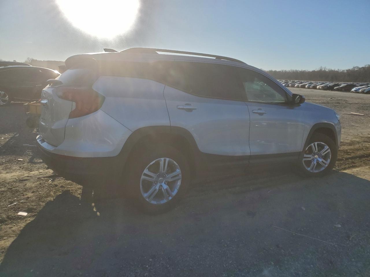 2018 GMC TERRAIN SLE photo 3