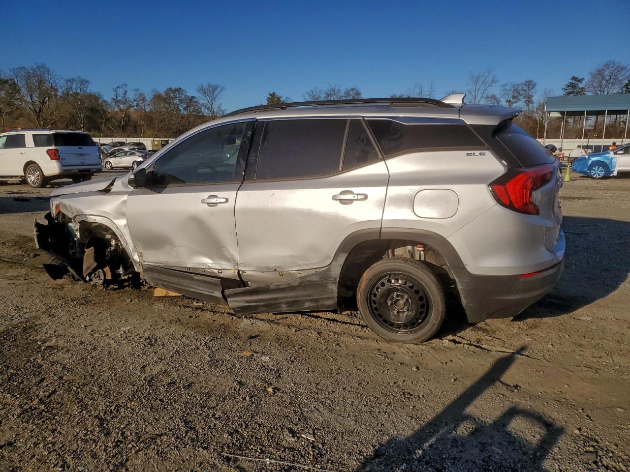 2018 GMC TERRAIN SLE photo 2