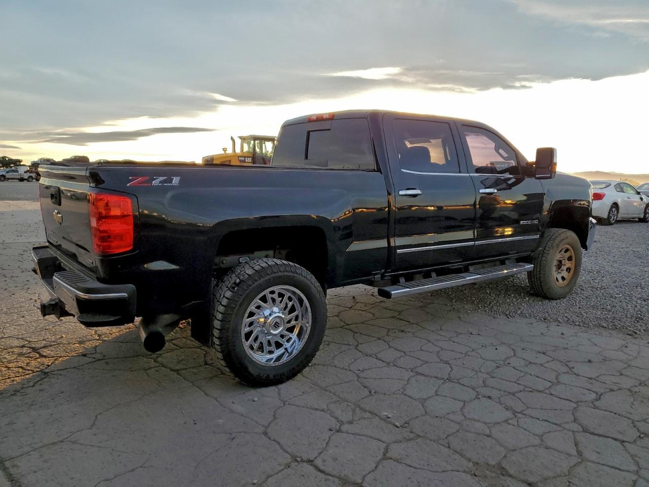 2019 CHEVROLET SILVERADO K2500 HEAVY DUTY LTZ photo 3