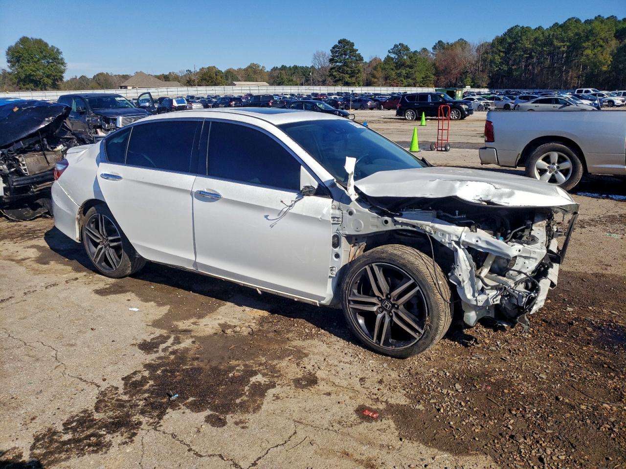 2017 HONDA ACCORD TOURING photo 4
