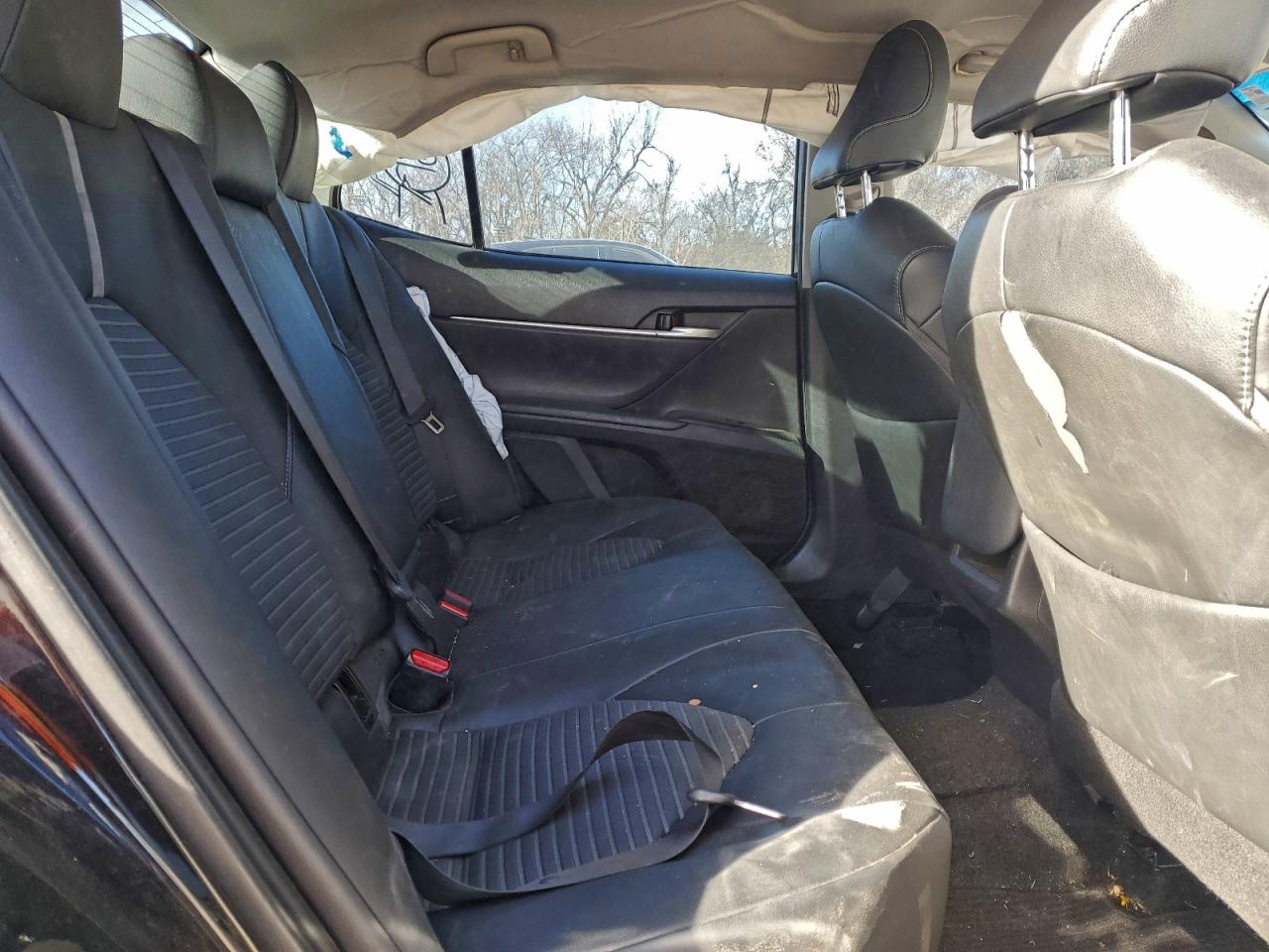 2018 TOYOTA CAMRY L photo 10